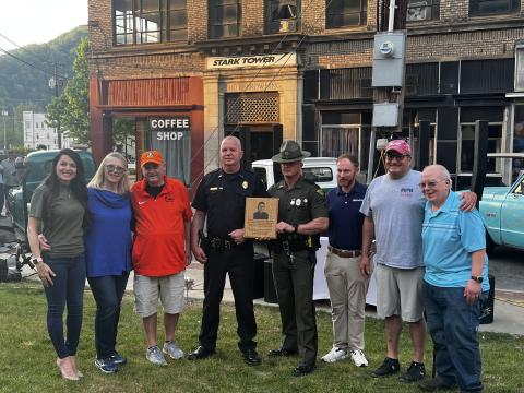 Congresswoman Miller and law enforcement